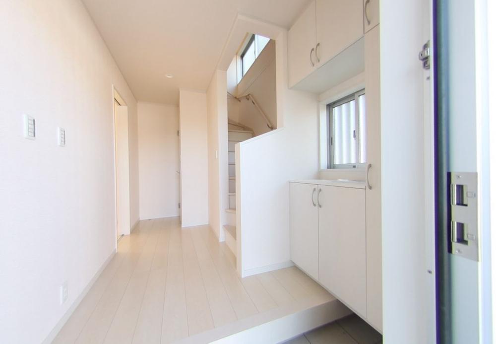 Entrance. Local (10 May 2013) Shooting