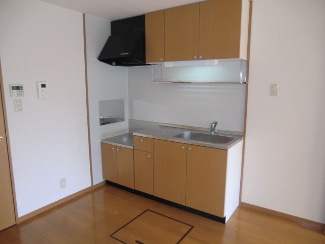 Kitchen. Kitchen space with under-floor storage!