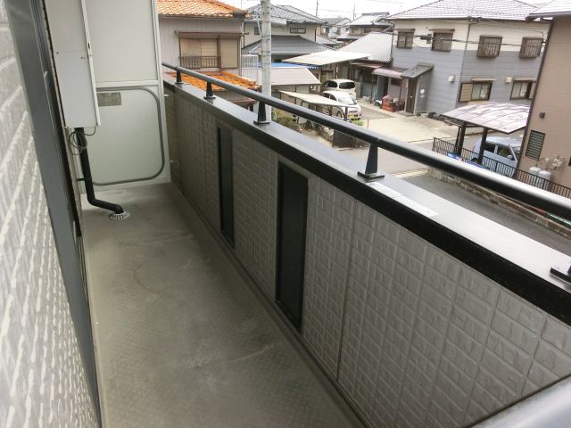 Balcony. Gentle south-facing veranda space in laundry!