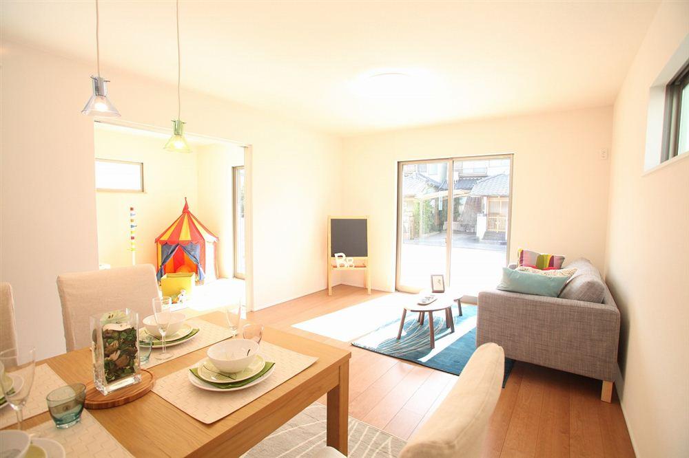 Living. Indoor (September 2013) Shooting B-4 buildings living