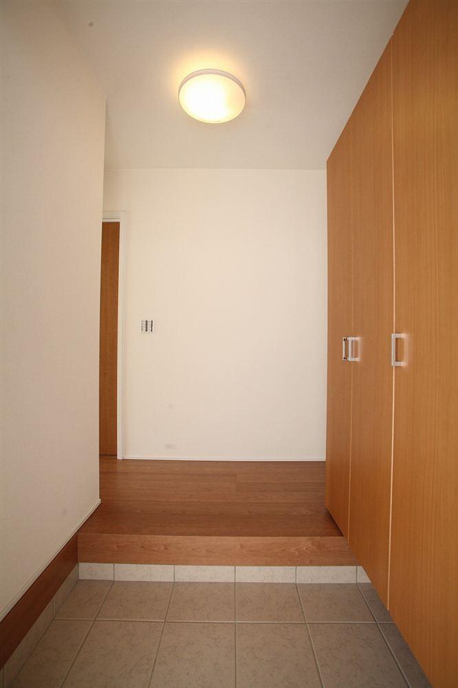 Entrance. Local (September 2013) Shooting B-4 building entrance