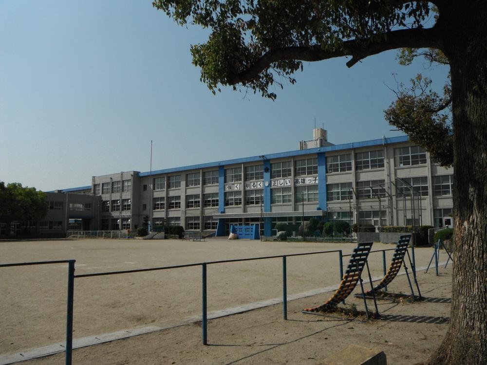 Primary school. Fuso-cho 895m to stand Kaohsiung elementary school