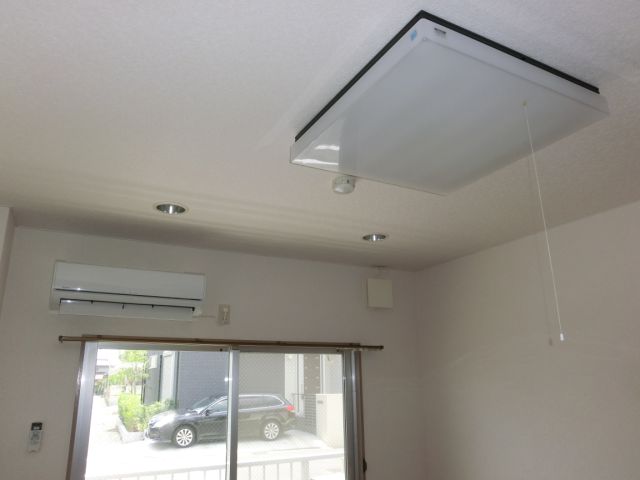 Other Equipment. Lighting fixtures and air conditioning and ventilation plugs are equipped with!