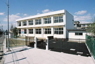 Primary school. Kashiwamori until elementary school 460m