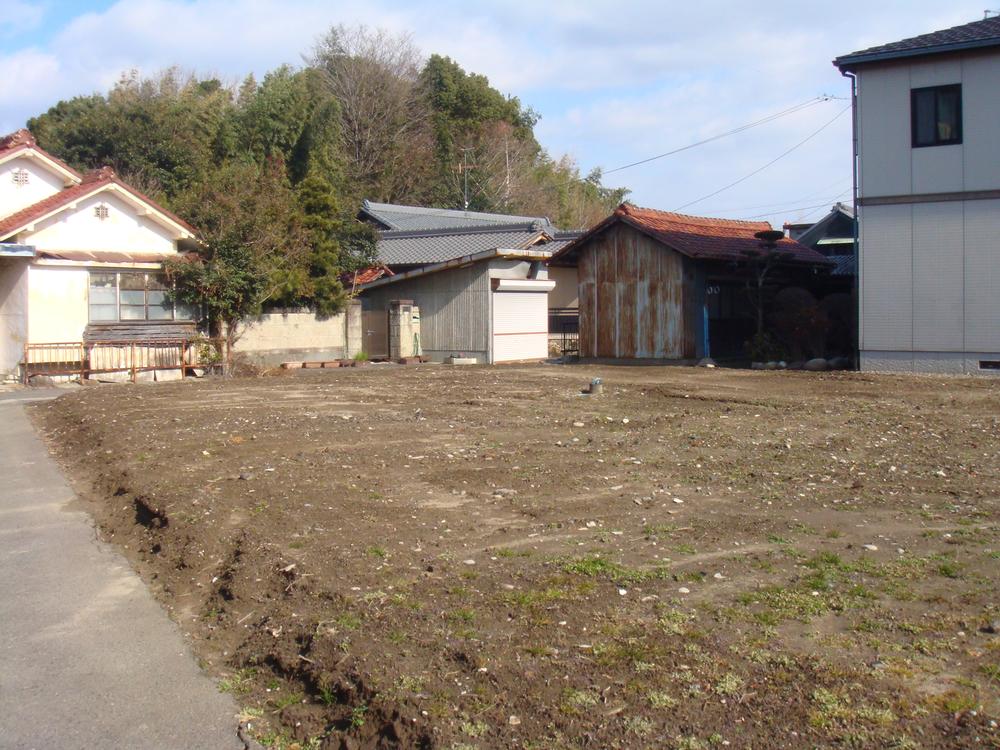 Local photos, including front road. Local (February 2013) Shooting