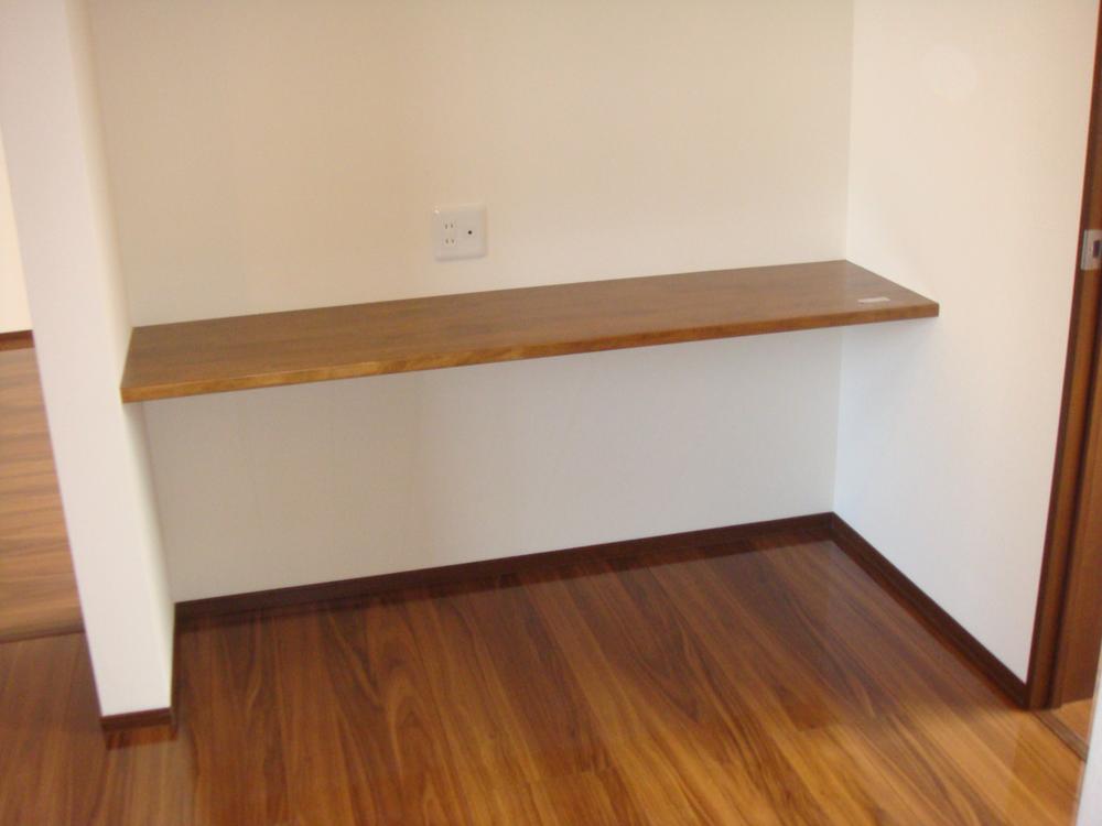 Non-living room. What do not you try with the fixtures counter for the personal computer?