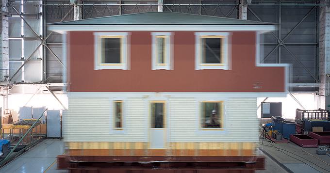 Other. Thick walls and floor ・ It employs a unique mono box structure to make in terms of the hut. It distributes received the shaking of an earthquake in terms. Also uses the structural material of 1.6 times the thickness of the 2 × 4. 