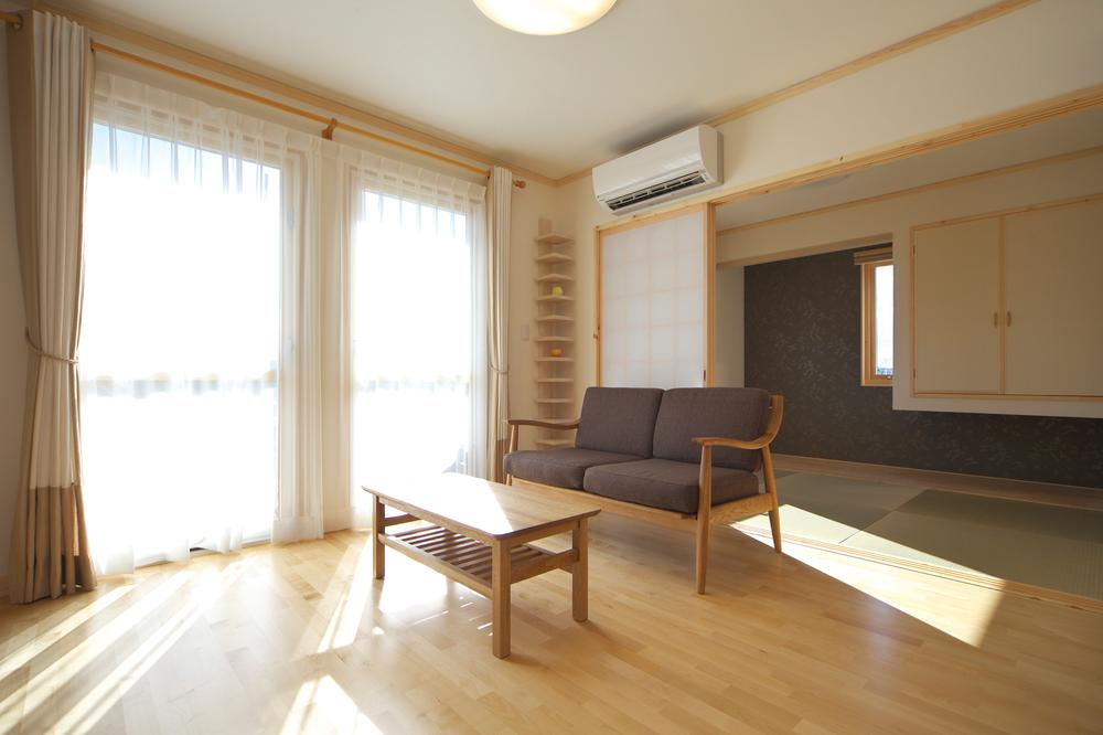 Living. In the floor plan of the stroll, First floor will warm up with a single air conditioning. Day preeminent of living. 