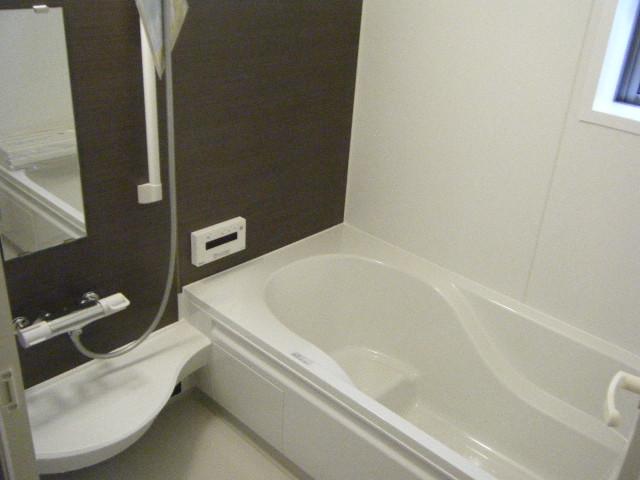 Bathroom. Hitotsubo type bathroom Bathroom Dryer ・ heating