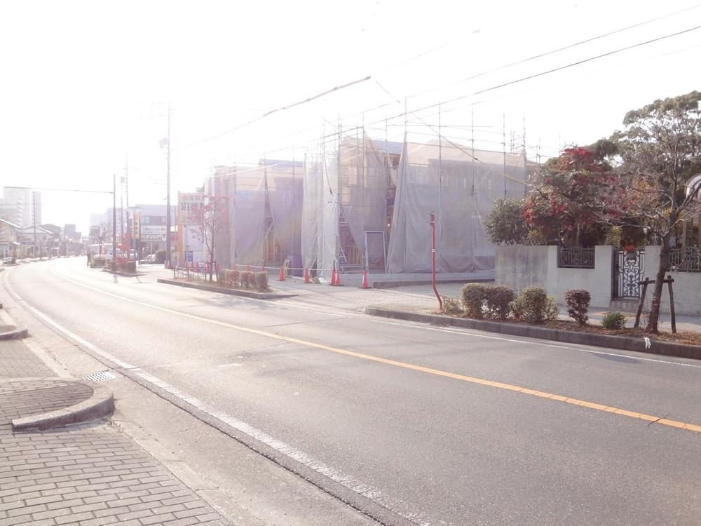 Local photos, including front road. Local (12 May 2013) Shooting