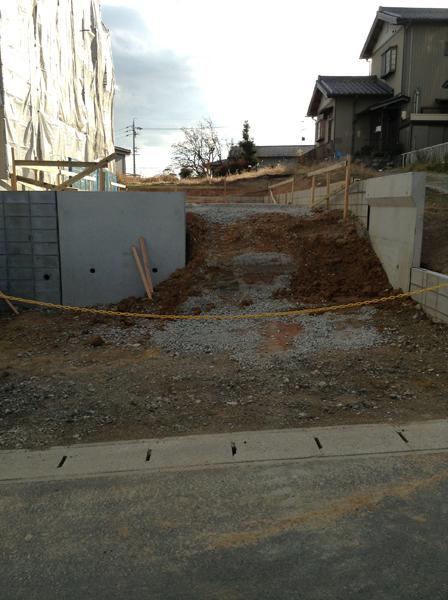 Local photos, including front road. Local 2013 mid-December shooting