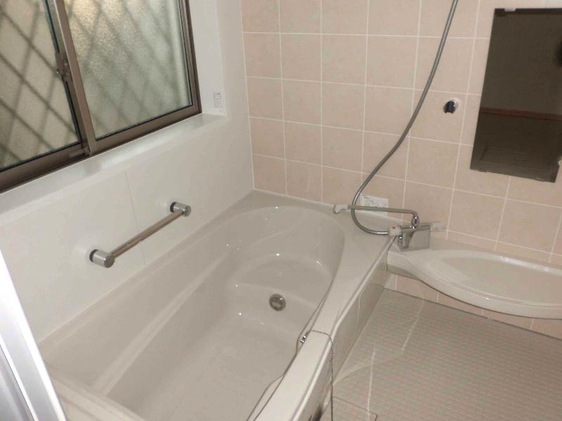 Same specifications photo (bathroom). The series construction cases bathroom