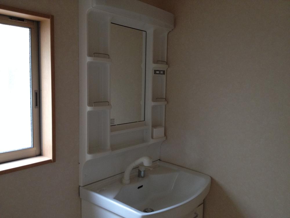 Wash basin, toilet. Indoor (September 2013) Shooting Building 2