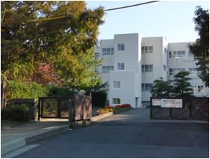Primary school. Obu stand up to the Republic of Nishi Elementary School 334m