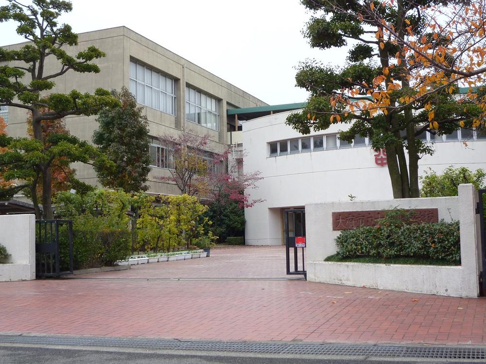 Junior high school. Obu stand Obu to North Junior High School 850m