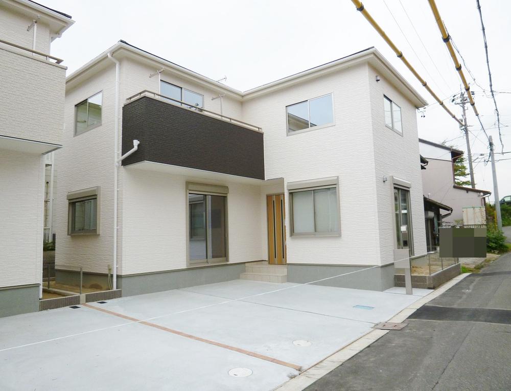 Local appearance photo. Local (10 May 2013) Shooting