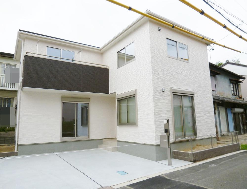 Local appearance photo. Local (10 May 2013) Shooting