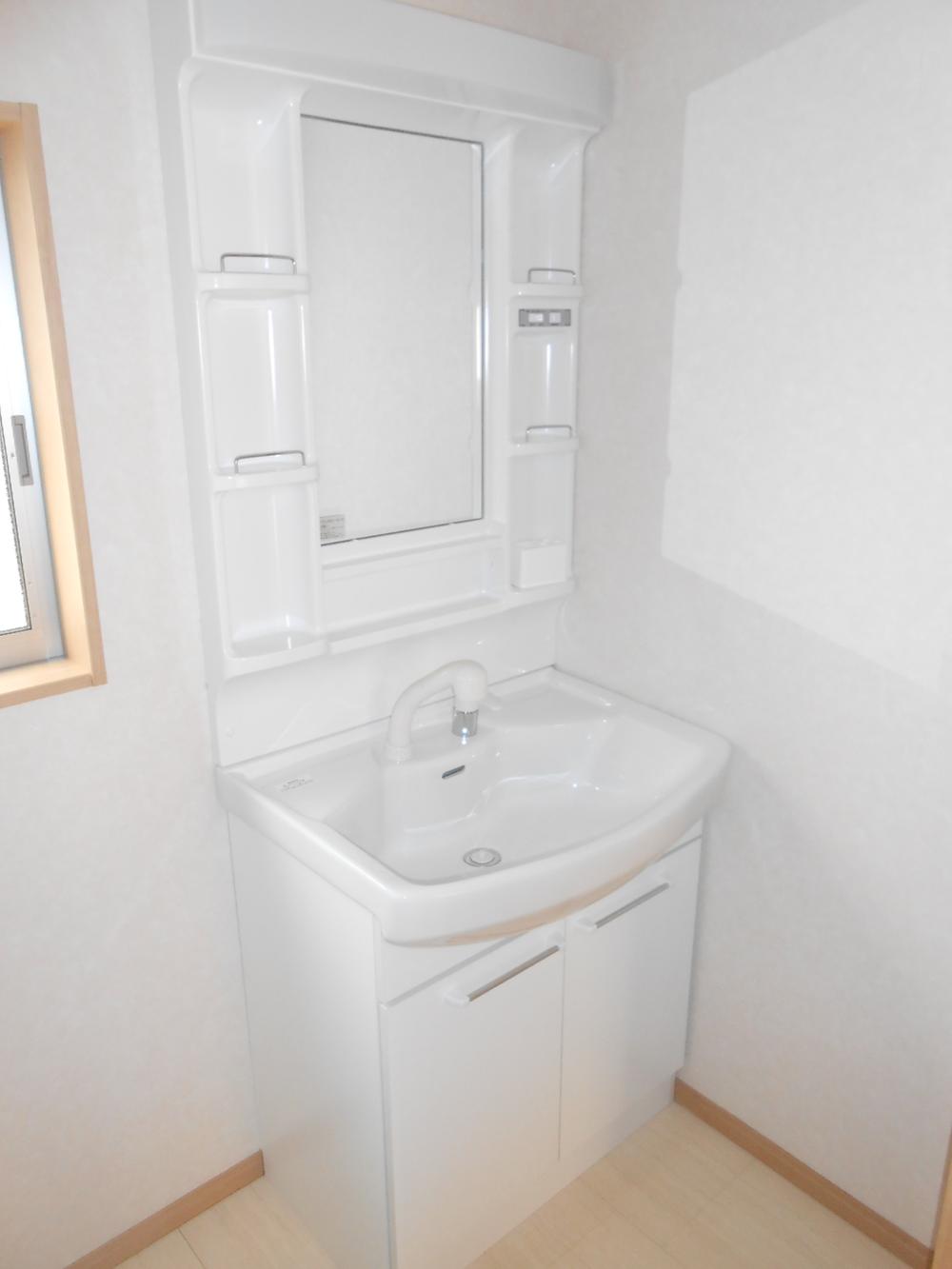 Wash basin, toilet. Shampoo dresser vanity 