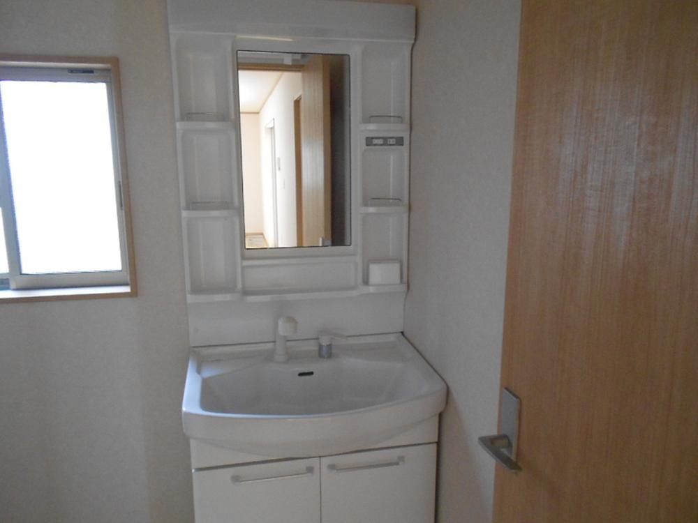 Wash basin, toilet. Indoor (10 May 2013) Shooting