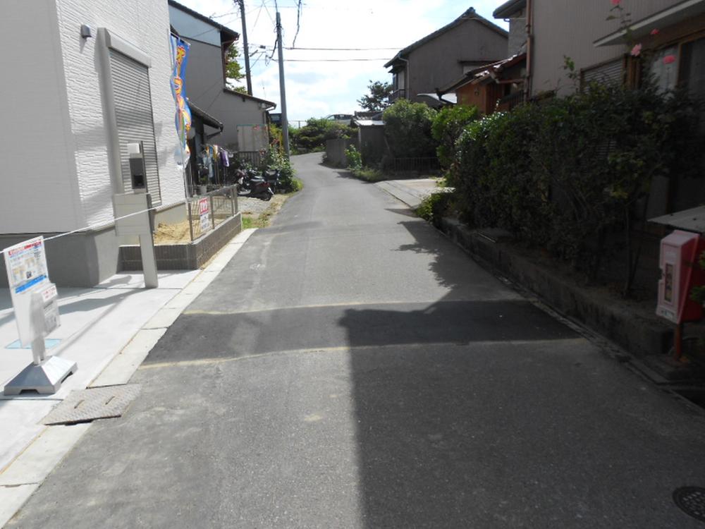 Local photos, including front road. Local (10 May 2013) Shooting