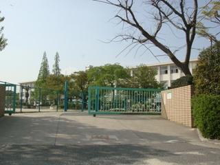 Primary school. Obu 700m to stand Kanda elementary school