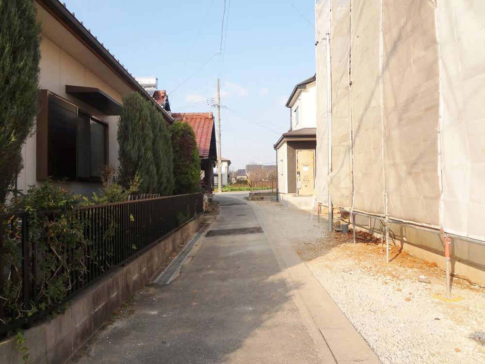 Local photos, including front road. Local (12 May 2013) Shooting