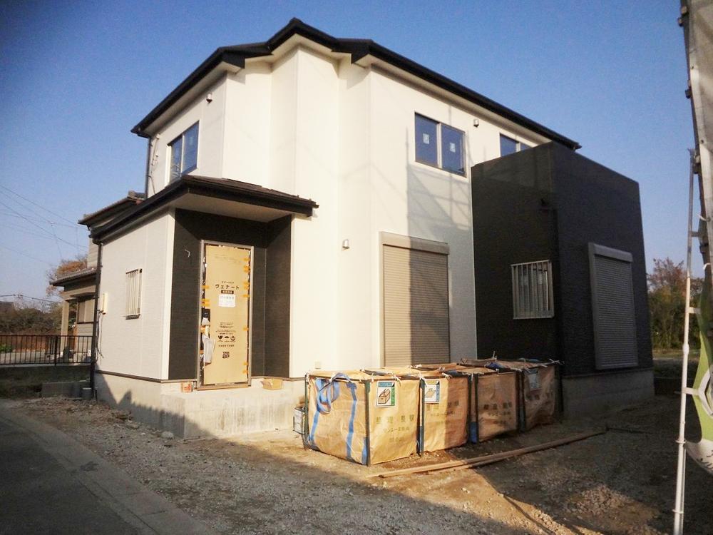 Local appearance photo. Local (12 May 2013) Shooting