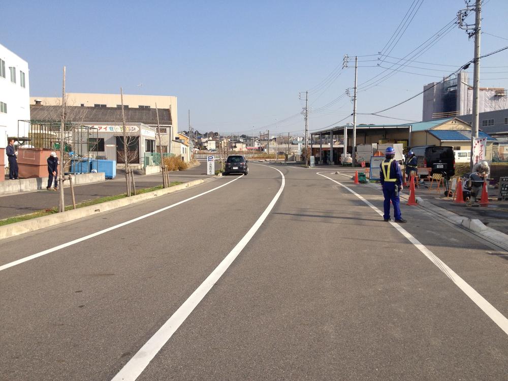 Local photos, including front road. Local (12 May 2013) Shooting