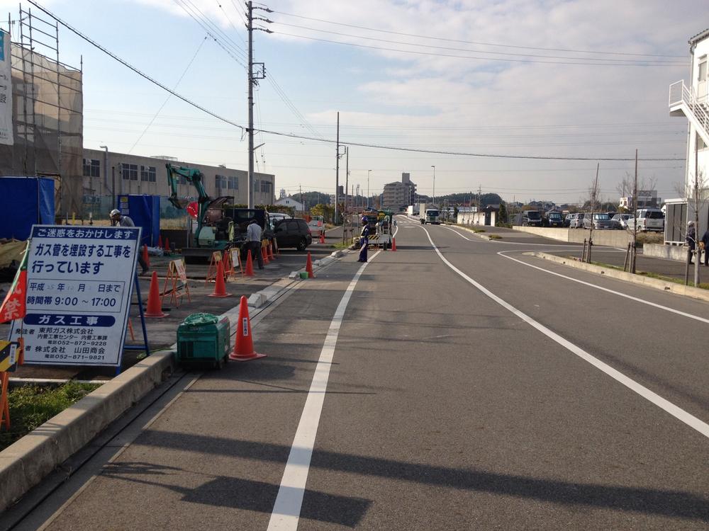 Local photos, including front road. Local (12 May 2013) Shooting