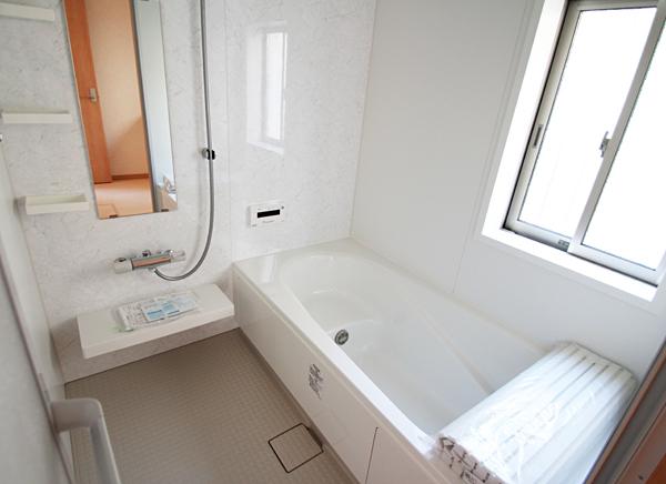 Bathroom. Bathroom one tsubo size to heal fatigue of the day. Bathroom Dryer, Reheating function rooms (local October 2013 shooting)