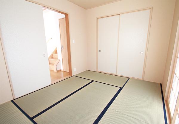 Non-living room. Stand-alone Japanese-style room 6 quires. Drawing room, of course, Even the bedroom of the two-family house is available (local October 2013 shooting)