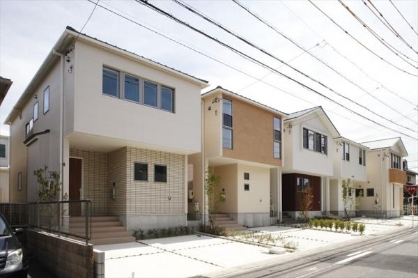 Local photos, including front road. Exterior Photos