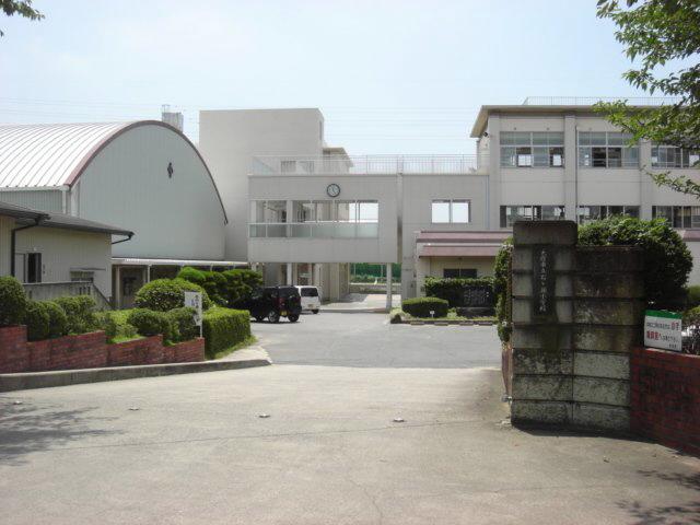 Primary school. 813m to Obu Tateishi Ke Seto elementary school