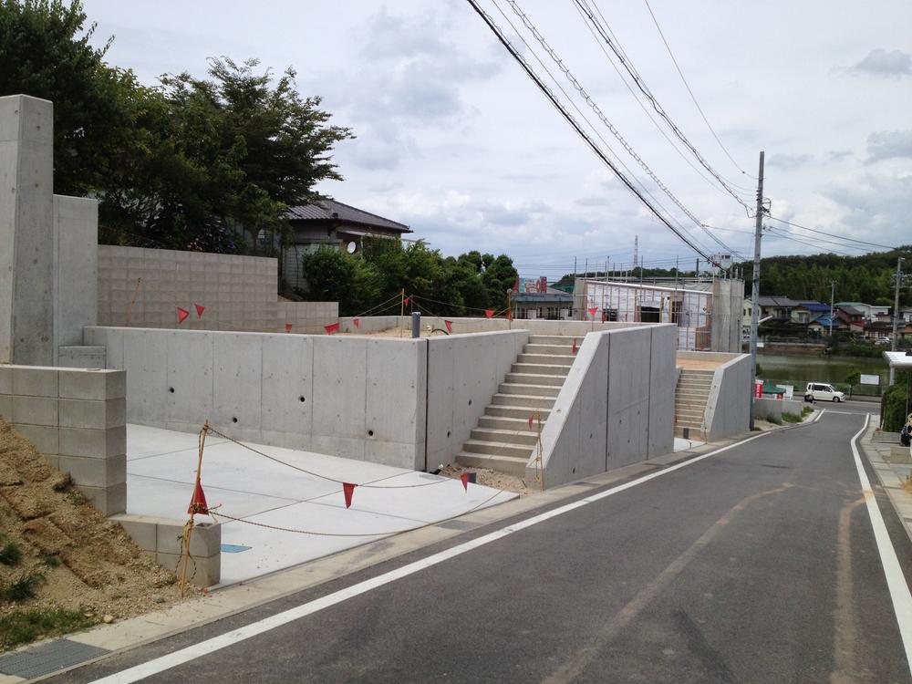 Local photos, including front road. Local (June 2013) Shooting