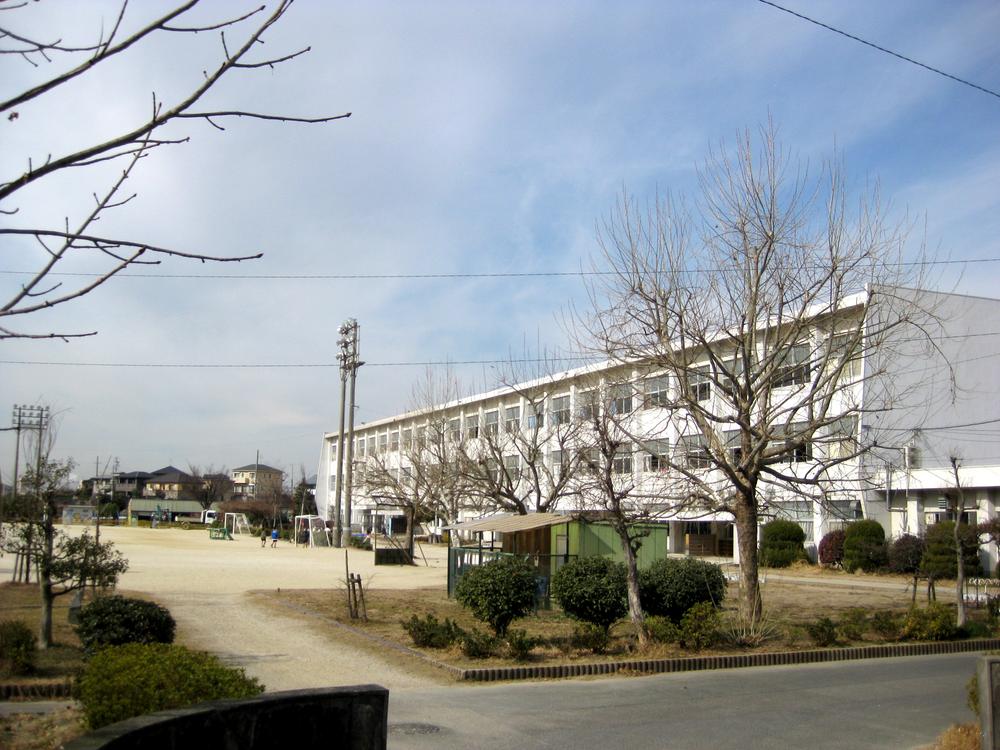 Primary school. Kitayama to elementary school 580m