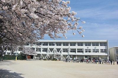 Primary school. Obu until elementary school 1120m