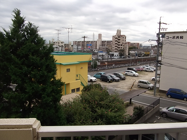 View. View is also good! Also you can see the train.