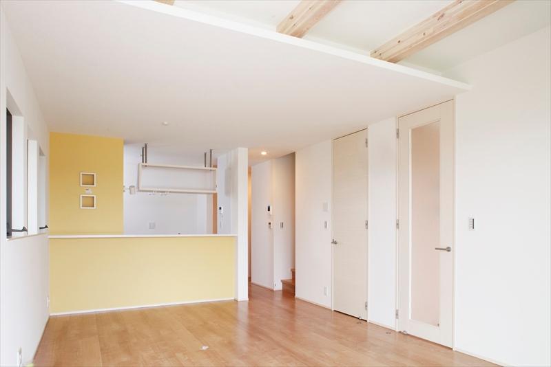 Living. Fun space that is also a change while there is L Building living a sense of unity. Everyone will enjoy the natural gathering gatherings. 