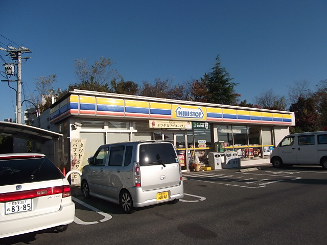 Convenience store. MINISTOP Obu Yokone the town store (convenience store) to 715m
