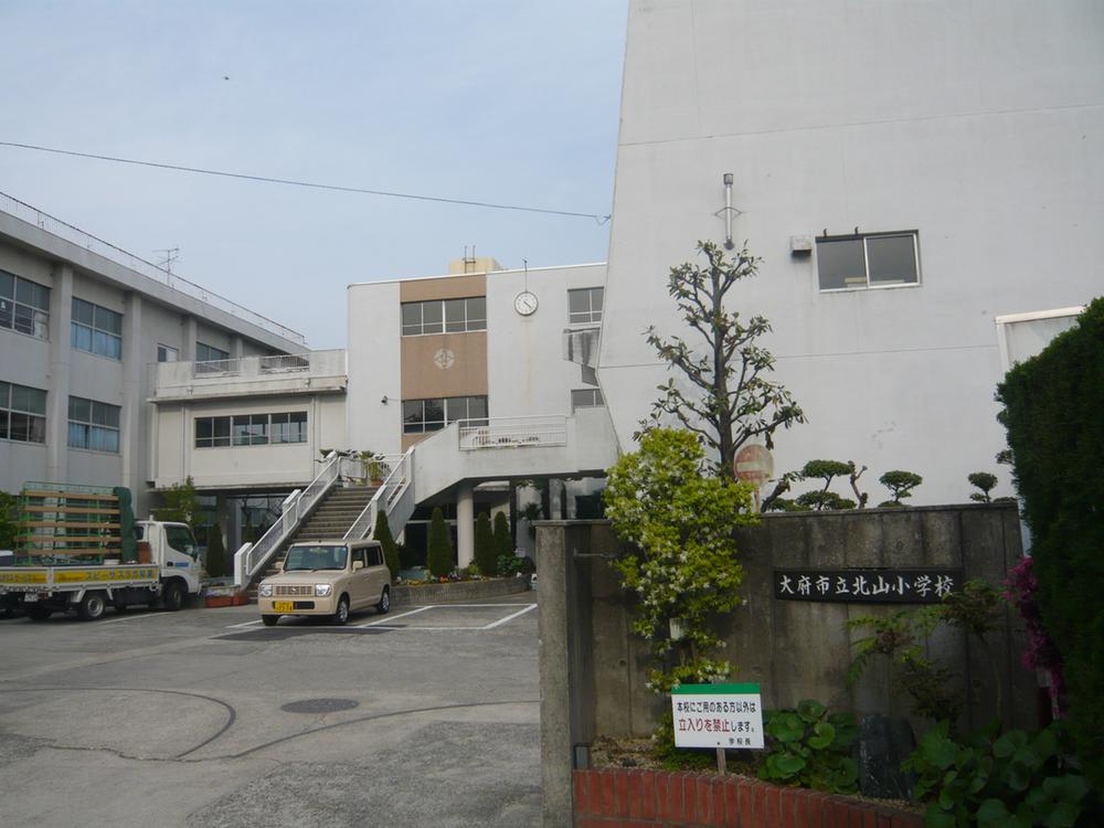 Primary school. Kitayama to elementary school 1200m