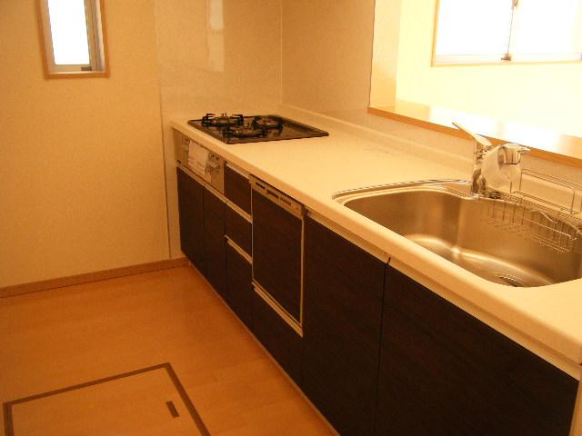 Kitchen. Three-necked stove, Face-to-face kitchen