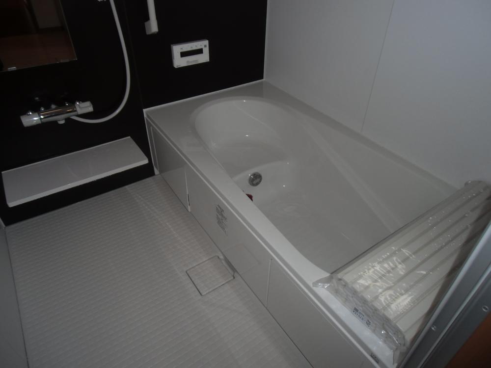 Bathroom. Indoor (12 May 2013) Shooting