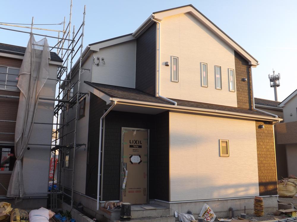 Local appearance photo. Local (11 May 2013) Shooting