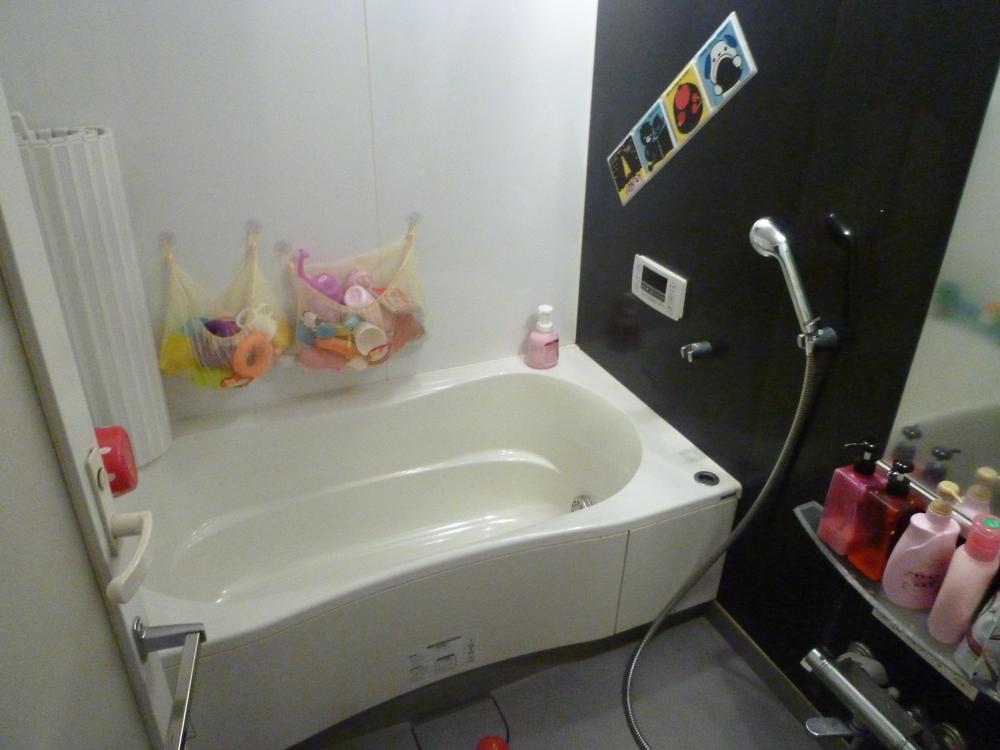 Bathroom. Clean and bright bath