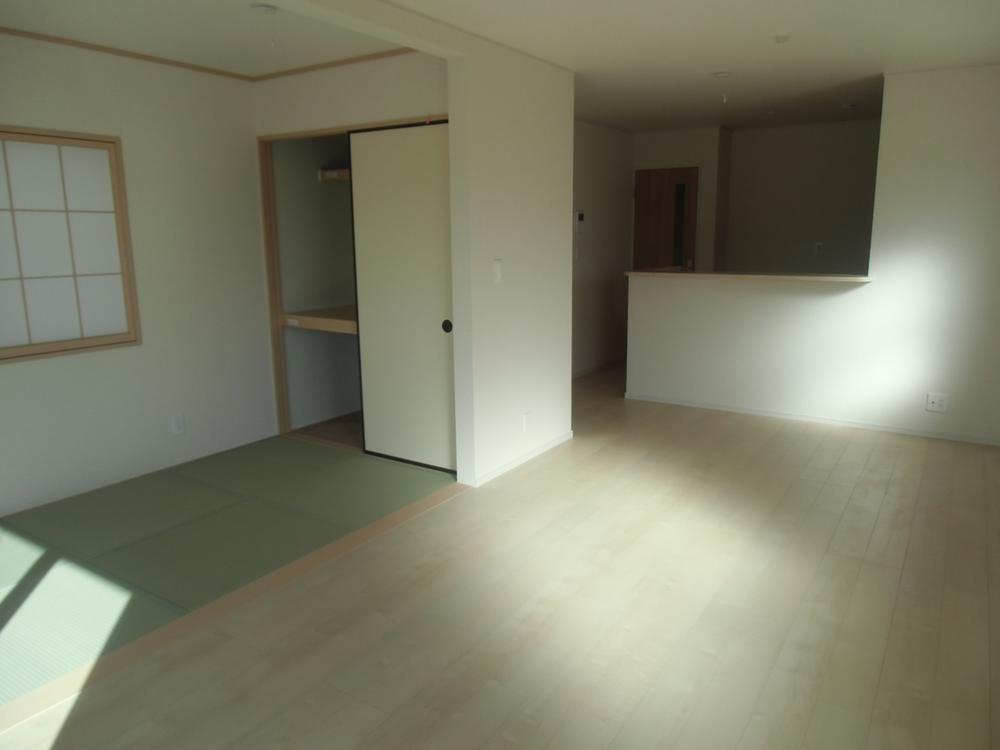 Living. Spacious exceptional ease of use in the living room