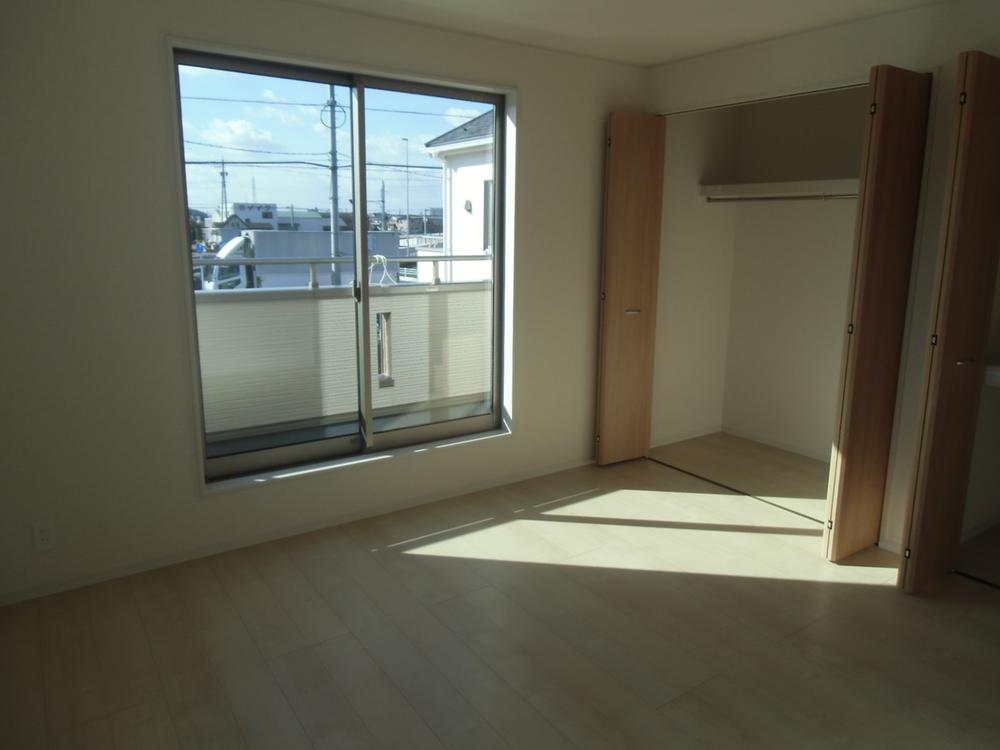 Non-living room. Indoor (12 May 2013) Shooting