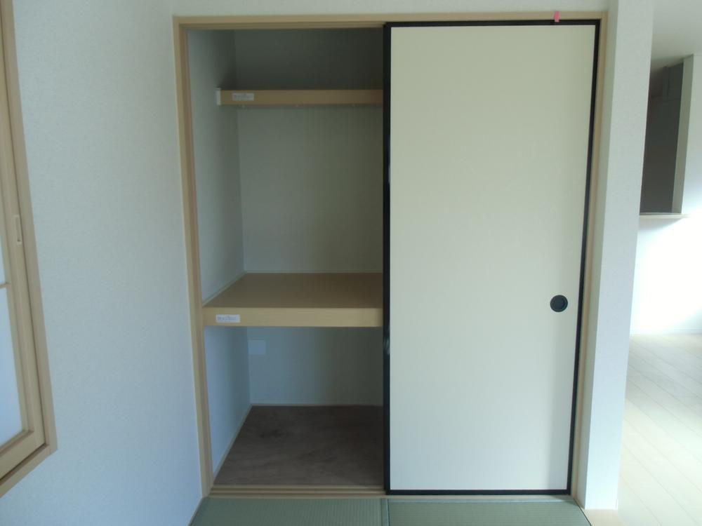 Non-living room. Indoor (12 May 2013) Shooting