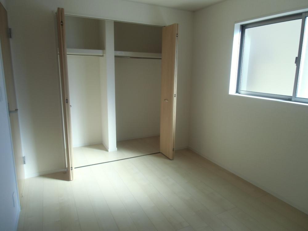 Non-living room. Indoor (12 May 2013) Shooting