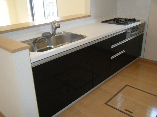 Same specifications photo (kitchen). Three-necked stove, Face-to-face kitchen