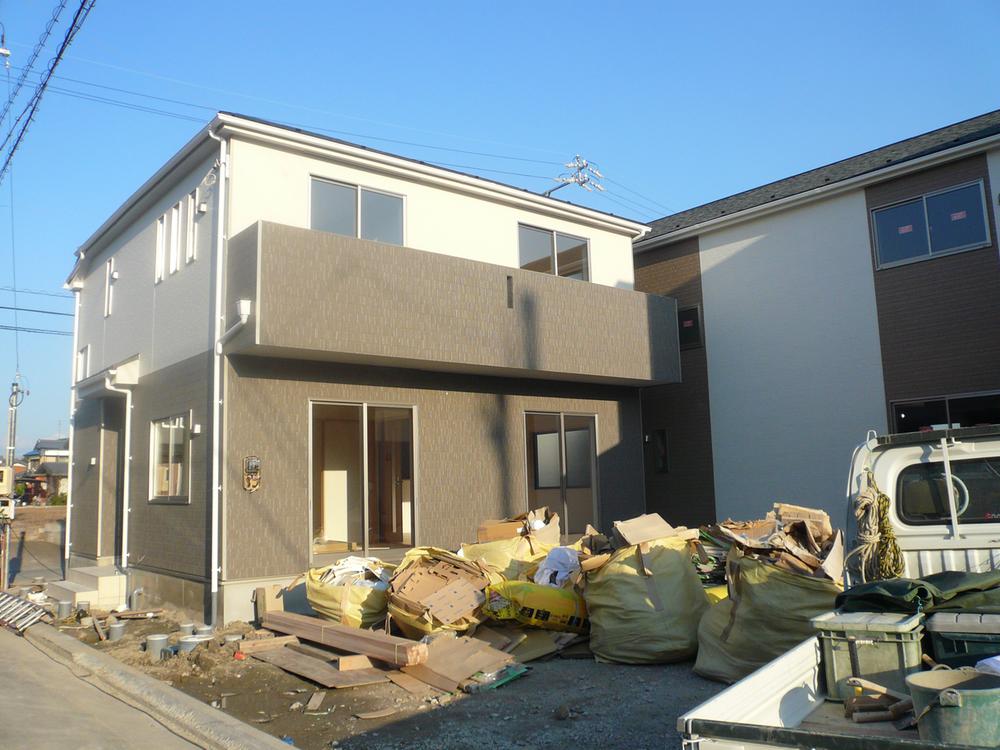 Local appearance photo. Local (12 May 2013) Shooting